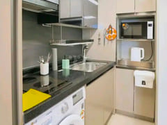 1HEESROOM 9th image