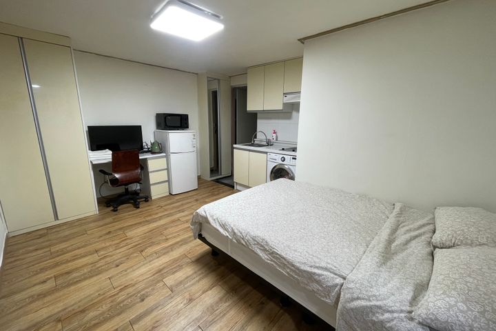 2 minutes from Nonhyeon Station (studio apart 4th image