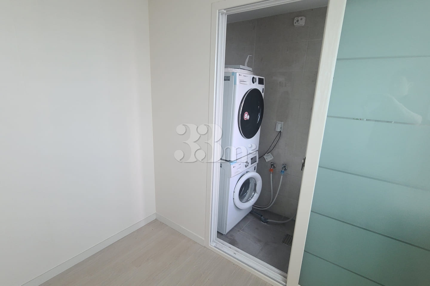 Newly built, fully furnished, prime floor 7th image
