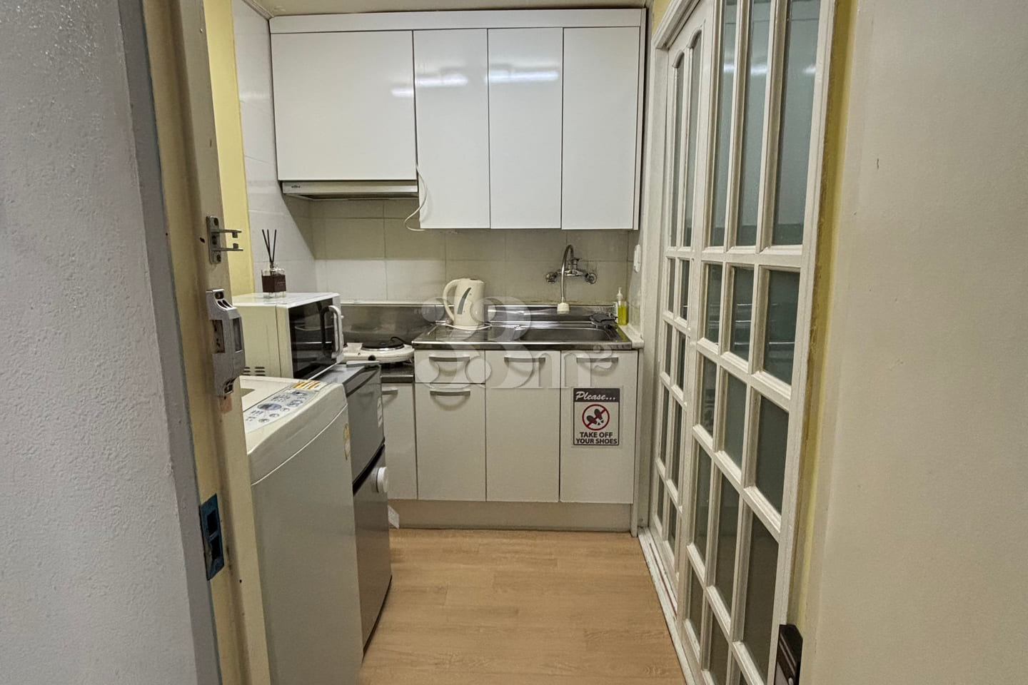 2-minute walk to Sinsa Station, fully furnish 8th image