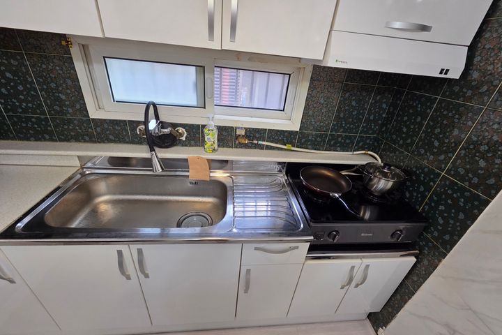 Fully renovated two-room unit in Dowon-dong 15th image