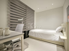 5th floor, 4 beds for 4 people + 2 bathrooms 6th image
