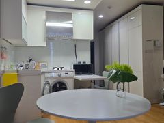 Spacious Room (Sleeps 3) > 1 Minute from Term 0th image