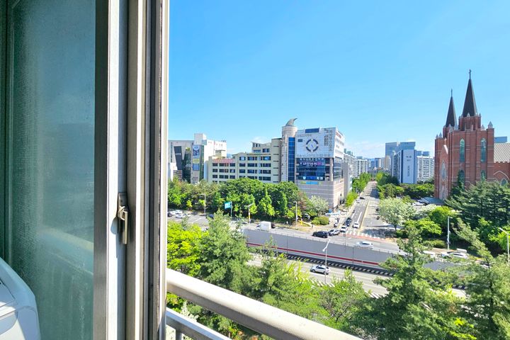 Dunsan-dong + Fully Furnished + Separate Livi 19th image