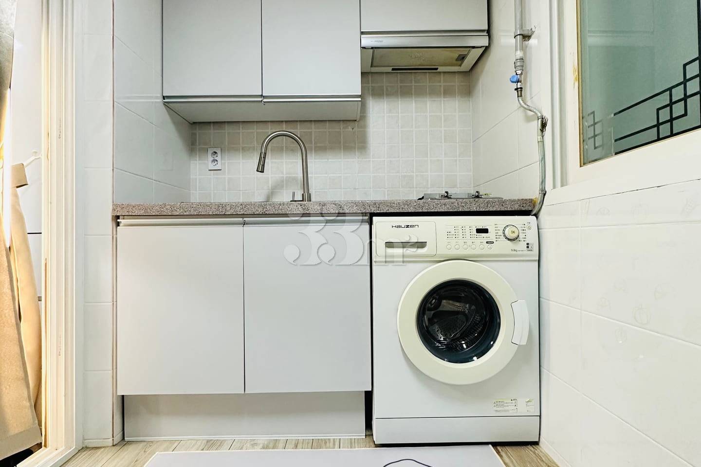 Women-only, fully furnished apartment near th 5th image