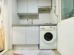 Women-only, fully furnished apartment near th 5th image
