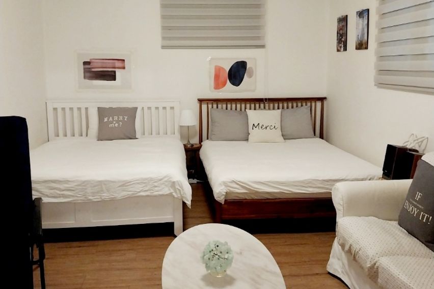 #8신촌홍대2룸3퀸침대