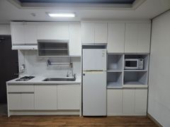 Inquiring about the included amenities/applia 1th image