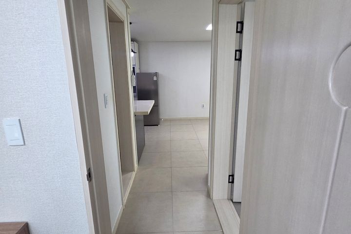 New and clean two-room apartment 15th image