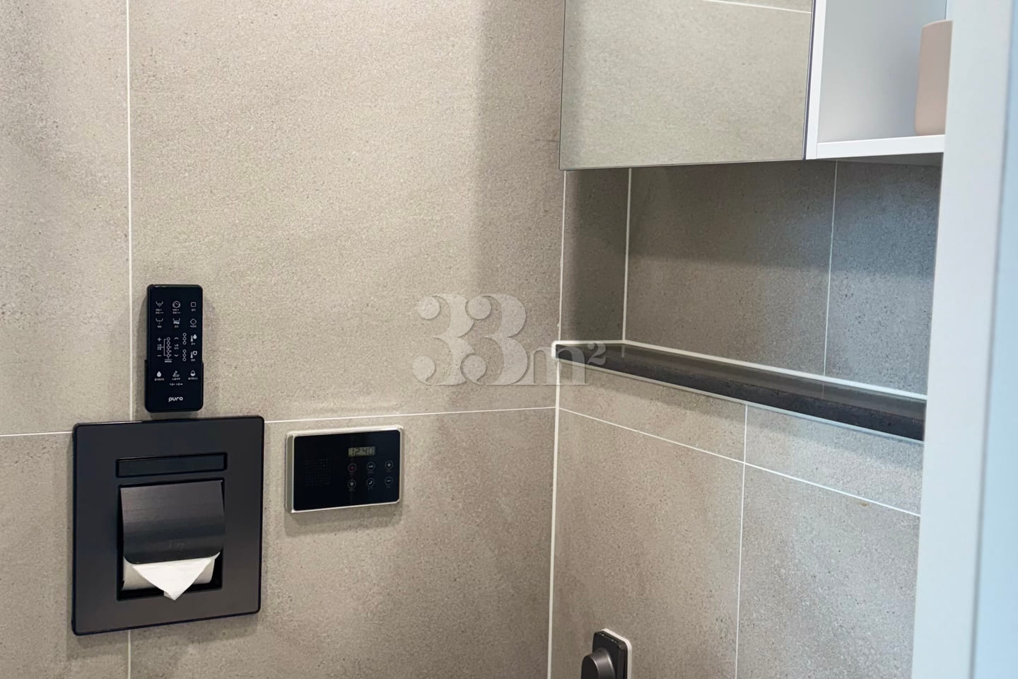 Luxury 10th-floor unit in the city center 11th image