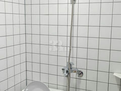Room in a good location, 3 minutes from downt 8th image