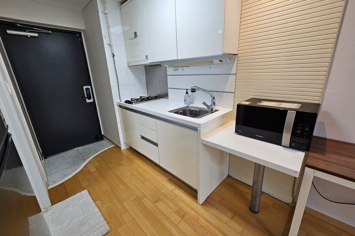 Gangnam Seocho Isu Station Fully Furnished Qu 11th image