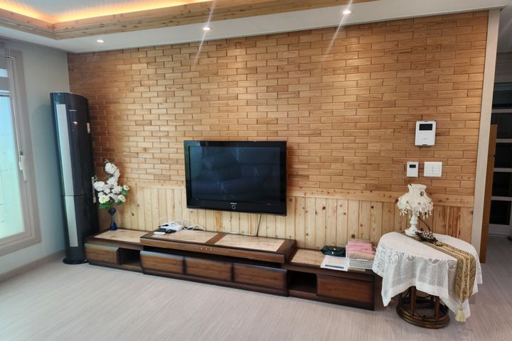 Gaom Modern South-Facing Fully Furnished Thre 3th image