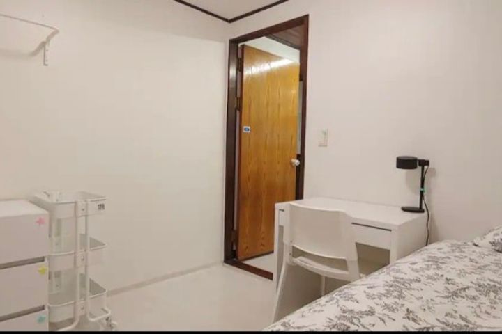 Two-bedroom apartment, 5-minute walk from Ewh 2th image