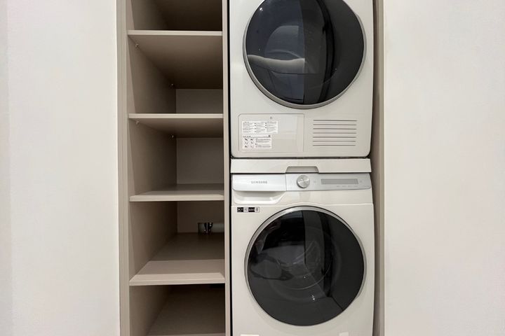 Cheongdam New Two-Room Apartment with Full Op 10th image