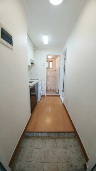 Detached studio with designated parking 4th image