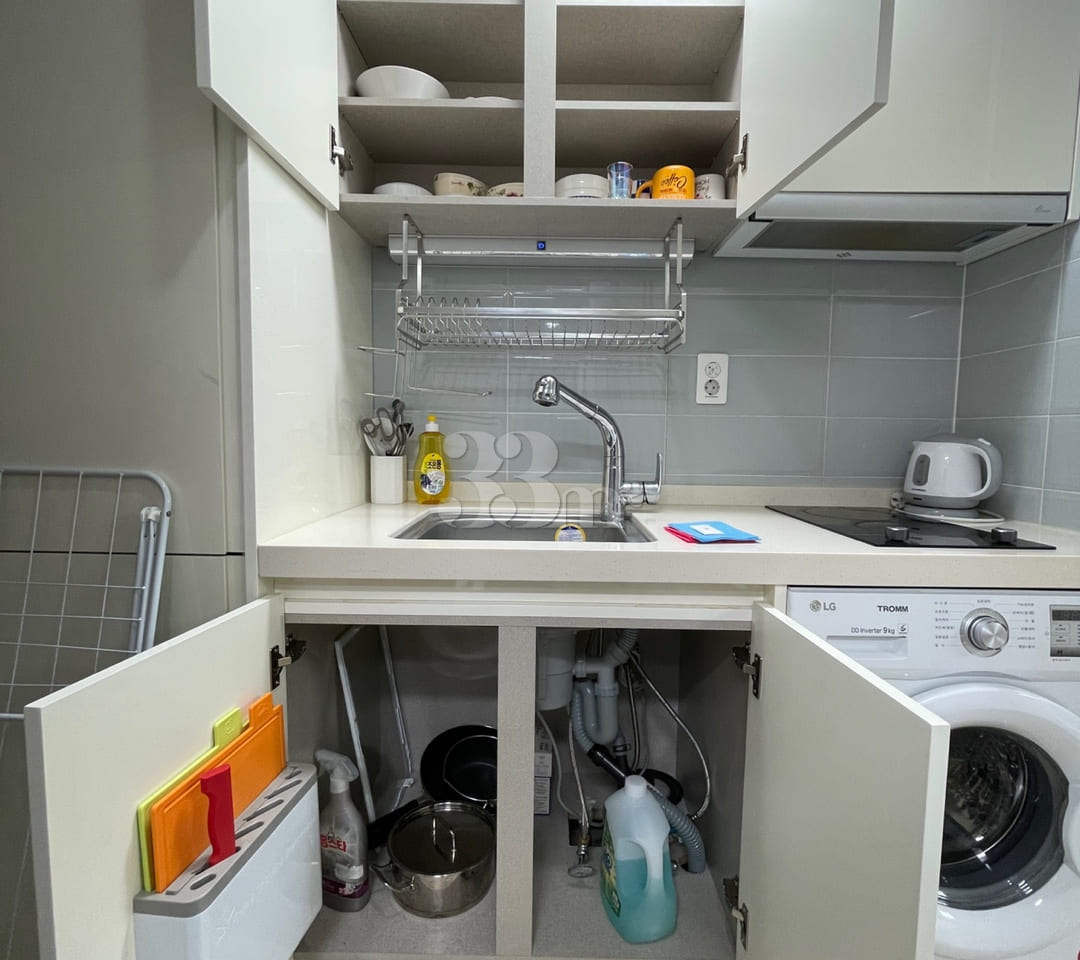New, fully-furnished residence 2 6th image