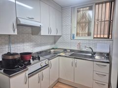 3-bedroom unit on the 1st floor near Galma St 2th image
