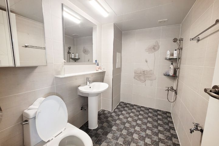 Marine Corps South Gate ★ 3-Room Unit ★ Fully 13th image