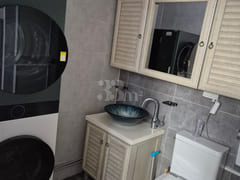 Fully Furnished Studio 🥇 Budget-Friendly Tri 5th image