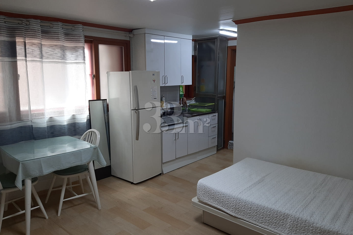 Fully furnished studio apartment, 7 minutes f 8th image