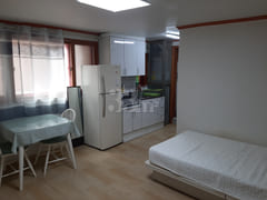 Fully furnished studio apartment, 7 minutes f 8th image