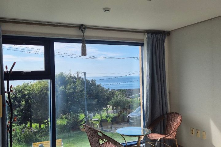 Room 202 with a nice ocean view 6th image