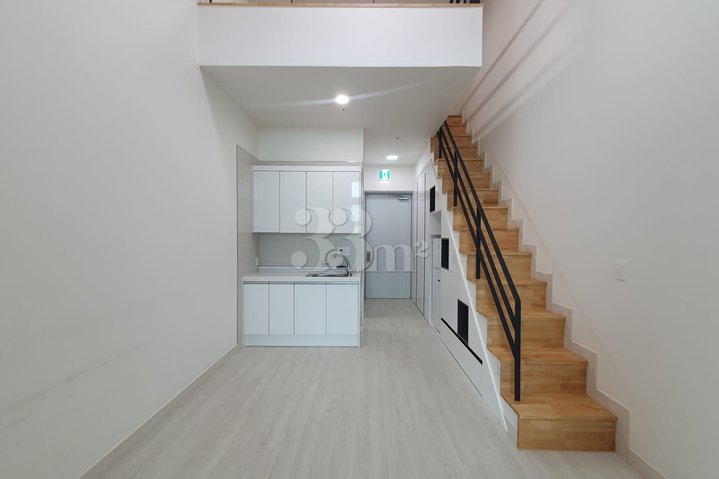 Southeast-facing duplex with a great view 0th image