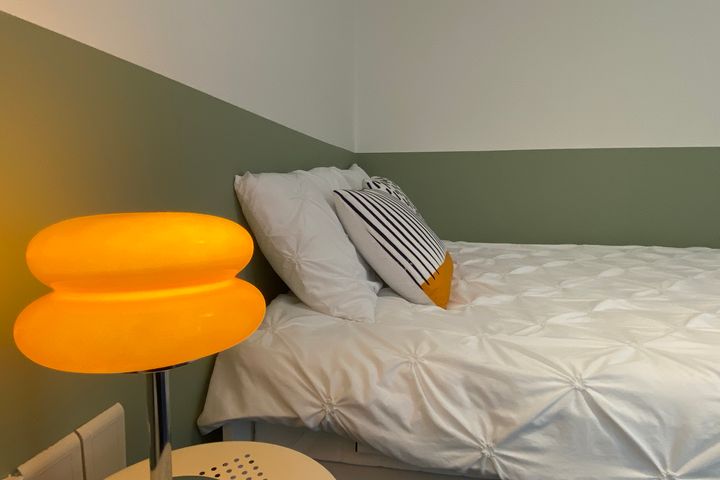 5 minutes from Sinchon Station / 1st floor, p 4th image