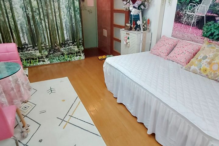 Our cozy and snug home 12th image