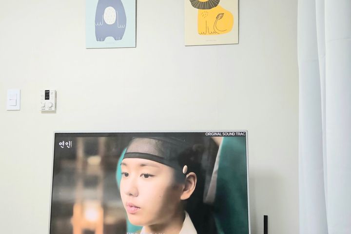 Dunsan-dong + Fully Furnished + Separate Livi 4th image