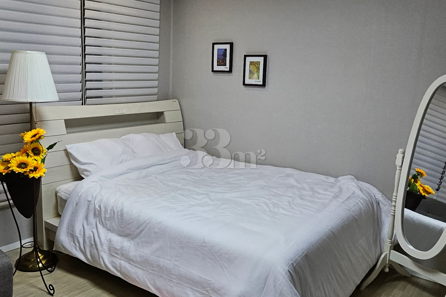Stylish two-room apartment near City Hall 3th image
