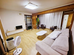 Large, detached 3-bedroom house in Bangbae, 1 6th image