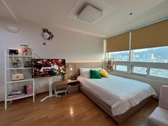 ✨Spacious room with city view, 2 mins from Si 1th image