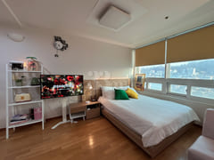 ✨Spacious room with city view, 2 mins from Si 1th image