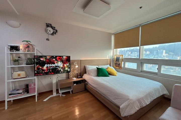 ✨Spacious room with city view, 2 mins from Si 1th image