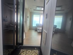 Clean Gaebong-dong unit with a small terrace 10th image