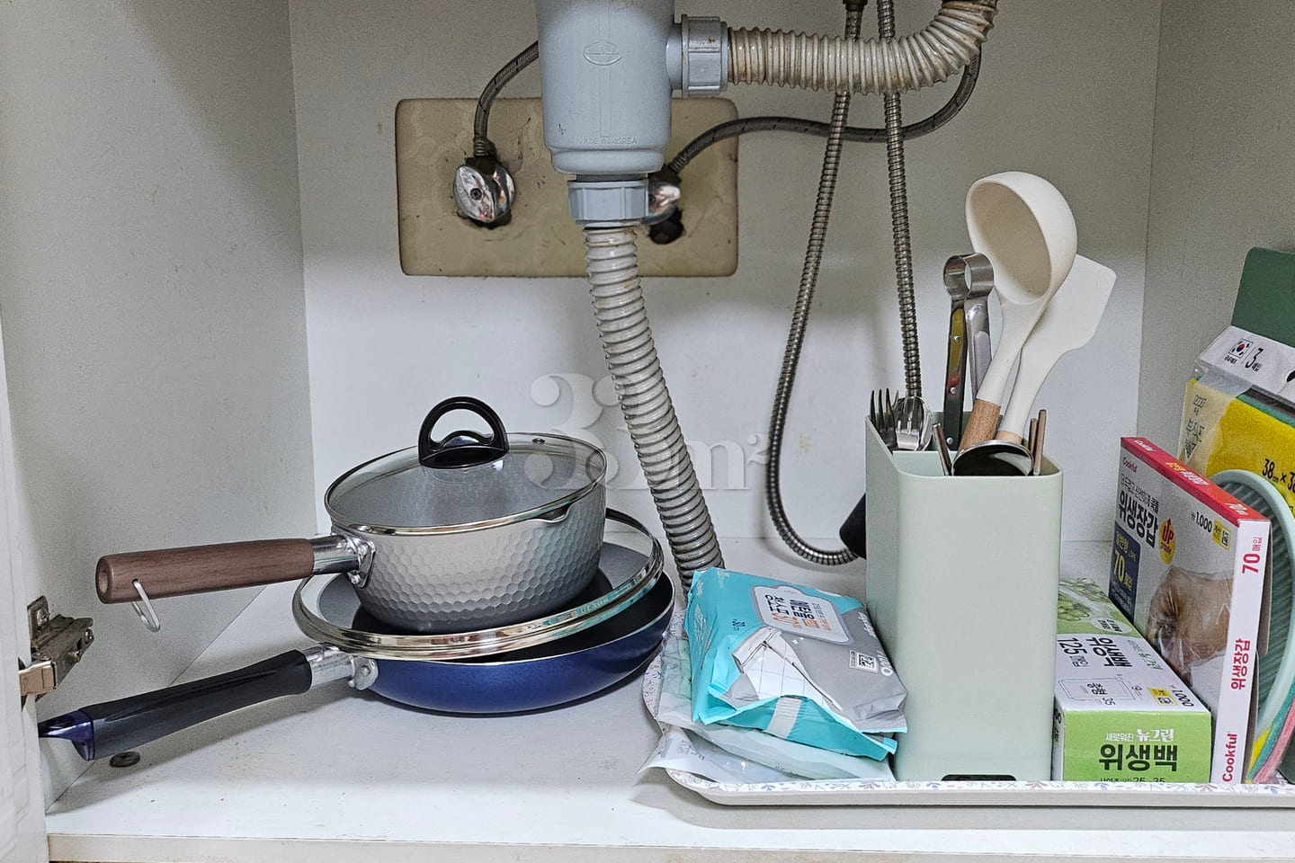 Best studio apartment in Bonggok-dong with to 7th image