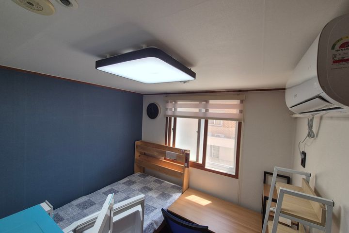 A sun-drenched room. 13th image