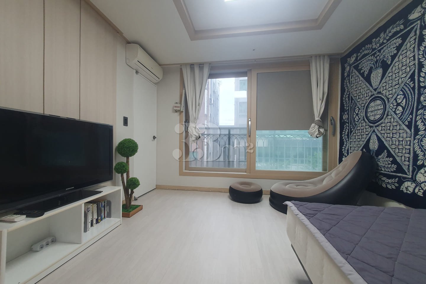 Fully furnished two-bedroom apartment near Wo 6th image