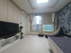 Fully furnished two-bedroom apartment near Wo 6th image