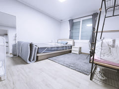 Fully furnished two-room unit, 5 minutes from 4th image