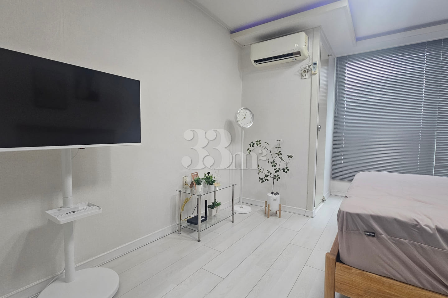 Spacious, fully-furnished studio apartment in 5th image