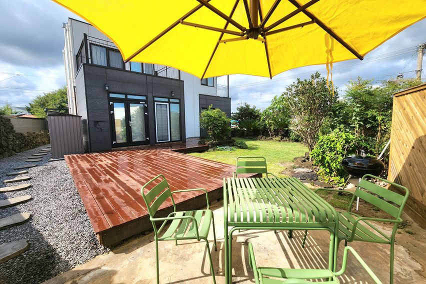 한라산 바다뷰 돌담마당 2번째 이미지