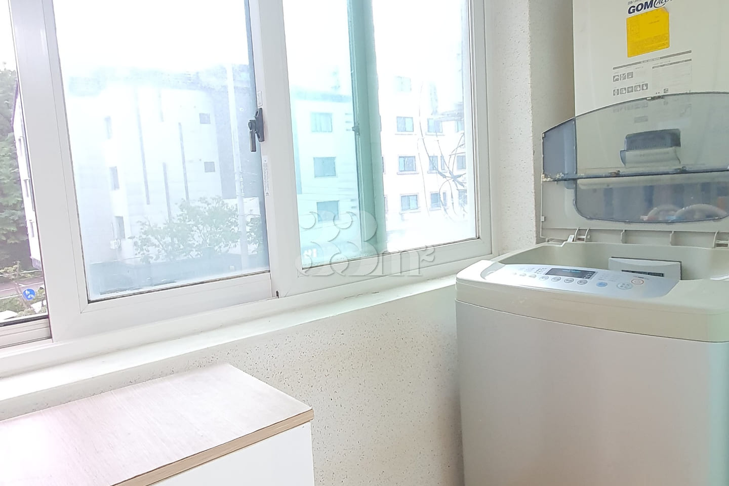Clean studio apartment 301 4th image