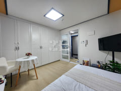 Room 203 0th image