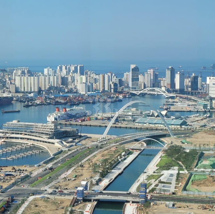 Directly connected to Busan Station, Marina 4 9th image