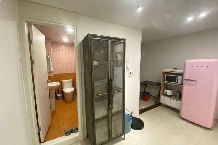 Spacious studio apartment in front of Songdo 13th image