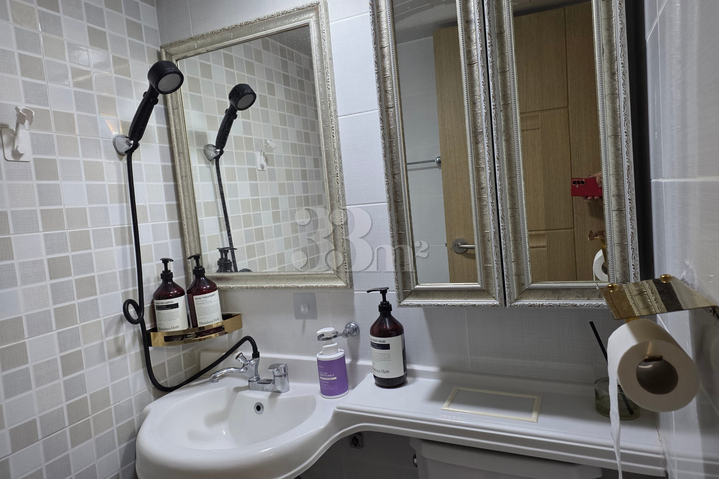 Yujin's spacious rooftop room 7th image