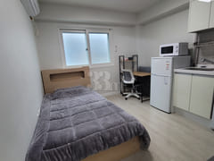 Studio apartment within walking distance of J 0th image